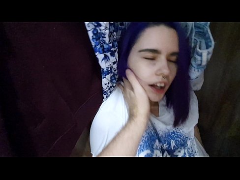 ❤️ Ketemu adhine ing lemari lan mbantu dheweke cum ❌ Porno ing kita  ❤